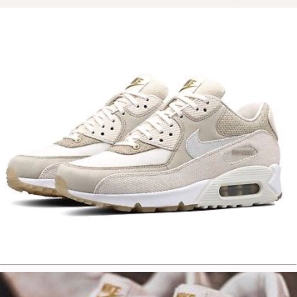 ISO-Nike Air Max sz 6,6.5,7, or 7.5 youth/women’s